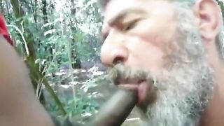 Watch this amateur babe with a schwanz get down and dirty in homemade video