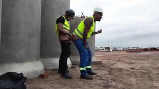 Public employees making out in secret at the city's construction website
