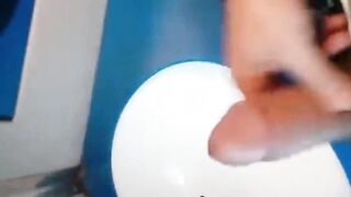 ENDOWED DEMONSTRATING HIS PICK IN THE TEACH DOUCHE