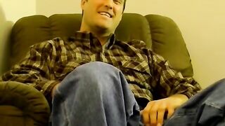 JOE SCHMO VID - Mature dude blows his buddy and makes him shoot a stream (Chuck Martino)