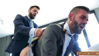 Homo Anal Invasion: Cum-shot-filled muscle-flexing at the end of the night