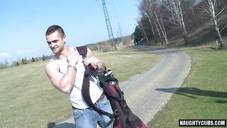 Watch this guy's massive sausage make him flow with hot jizz