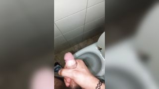 Pierlu08's ultimate goal: taking a cumshot after a hot and heavy handjob!