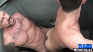 Lollipop Homo takes massive anal pounding and a cumshot