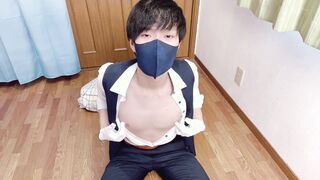 鑑定士、白手袋でチクニーして盛大にメスイキする。