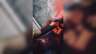 Malibog na binatang daks napasalsal dinuraan ang galit na galit nyang burat sarap na sarap