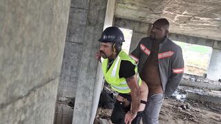 After everyone leaves, the employees have orgy shamelessly in the house under construction